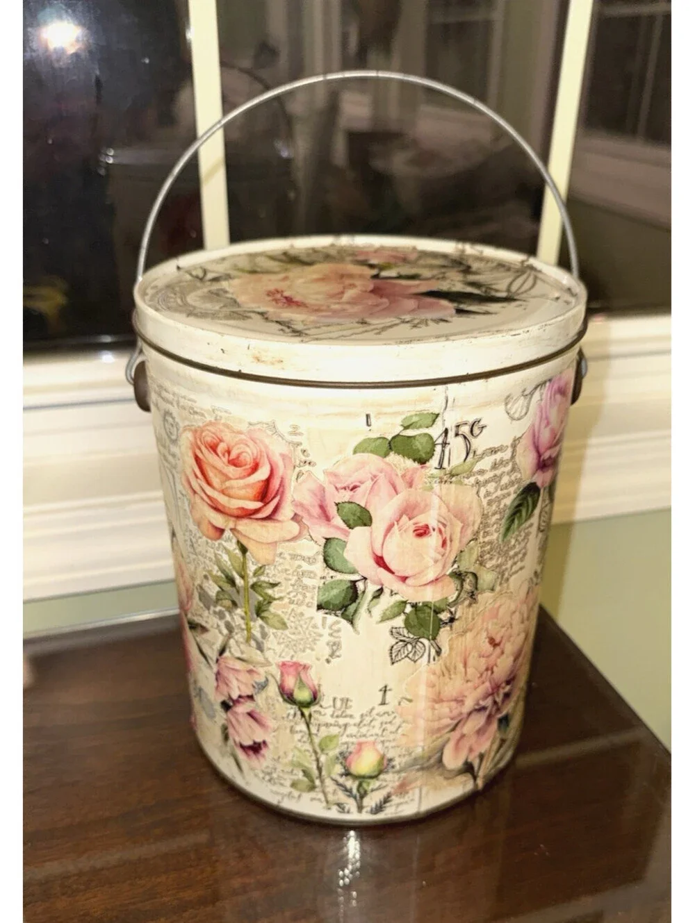 Vintage inspired decorative Pink Roses Tin Canister/Lid, shabby chic,cottagecore